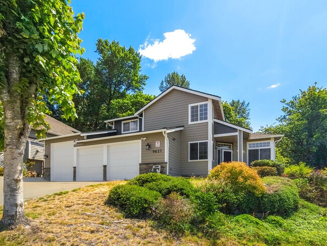 Primary Photo - Spacious Remodeled Home with 3 Car Garage,...