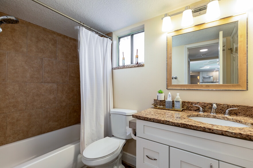 Building Photo - 5623 Spring Run Ave