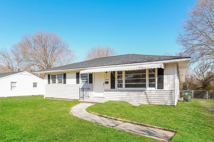 Building Photo - 2310 McKinney St