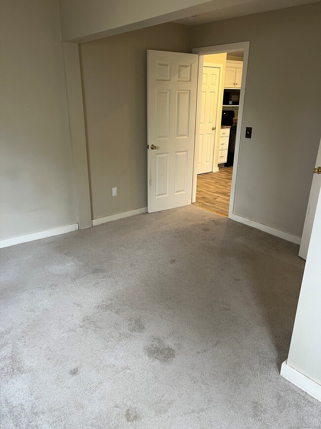 Building Photo - 146 Beebe Farms Rd