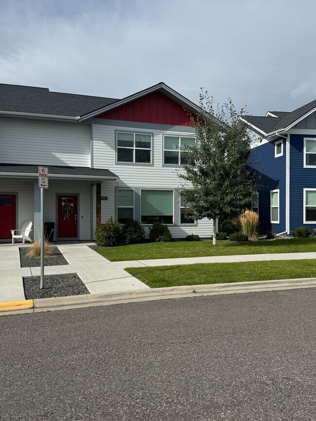 Building Photo - 5575 Westmorland Dr