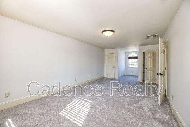 Building Photo - 205 N Sea Lily Ct