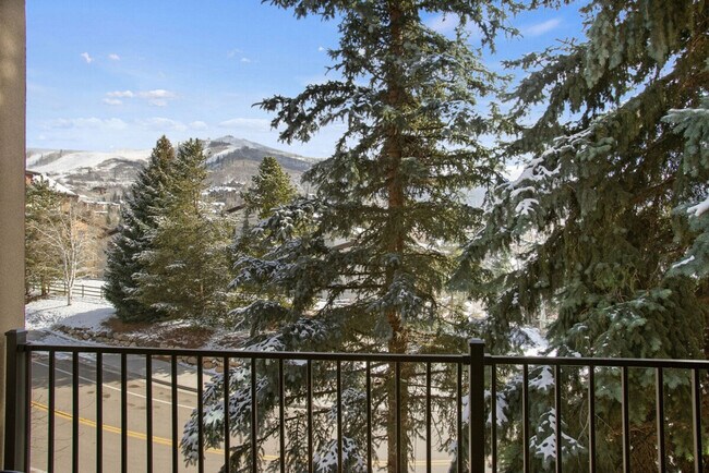 Building Photo - 2200 Apres Ski Way