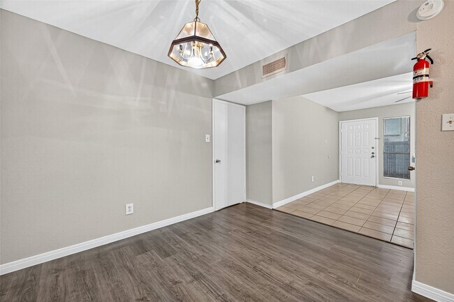 Building Photo - 2110 Wilcrest Dr