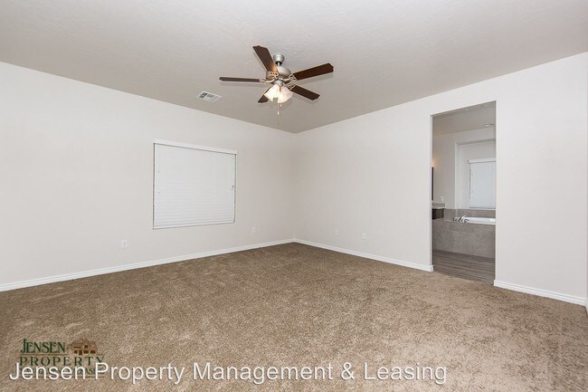 Building Photo - 3276 E Red Cedar Dr