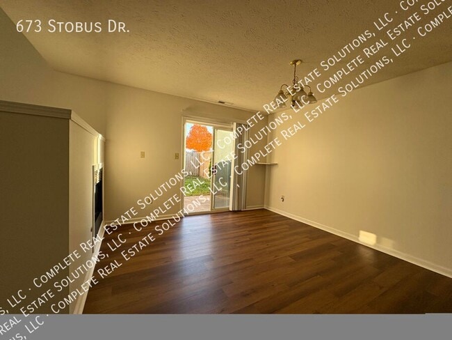 Building Photo - 673 Stobus Dr