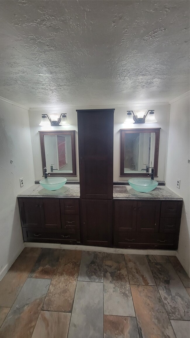 Building Photo - 2960 Call St