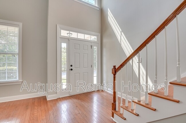 Building Photo - 145 Coach Ln