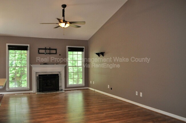 Building Photo - 2120 Leadenhall Way