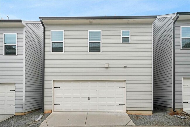Building Photo - 791 Belrose Dr SE