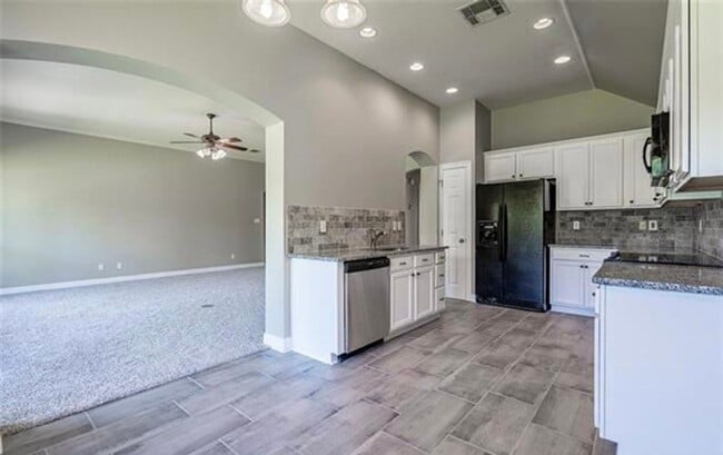 Building Photo - 254 Avondale Ln