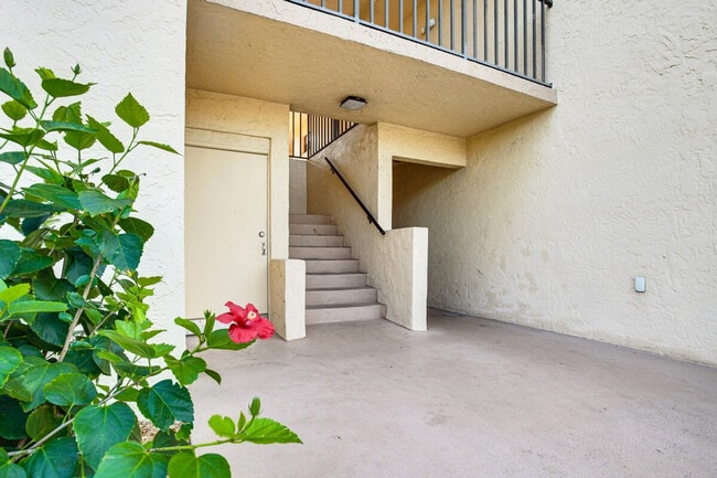 Building Photo - 12491 McGregor Blvd