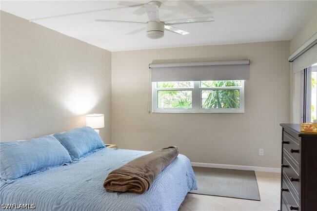 Building Photo - 27249 Pullen Ave