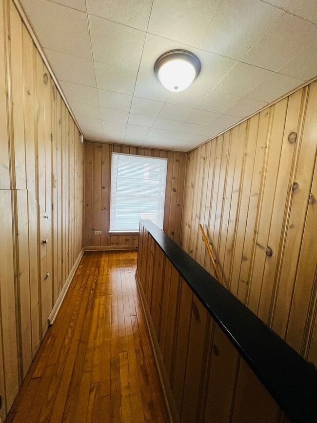 Building Photo - Elegant Kenosha Single Family Home with Chef’s Kitchen and Two-Car Garage