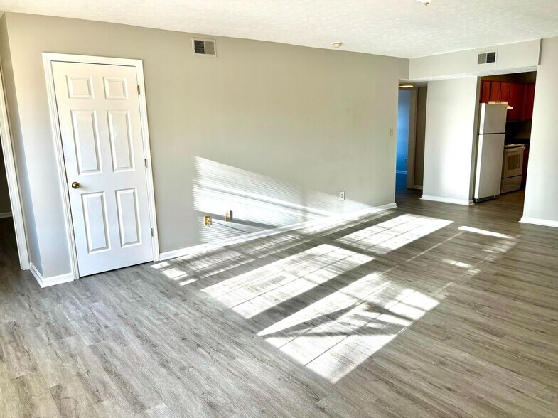 Building Photo - 526 Locher Aly