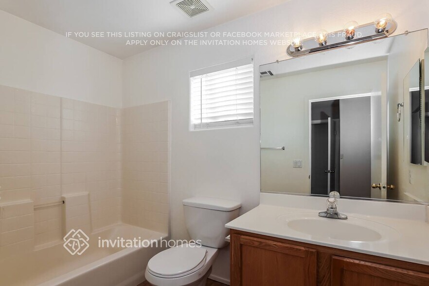 Building Photo - 5638 S 5th Dr