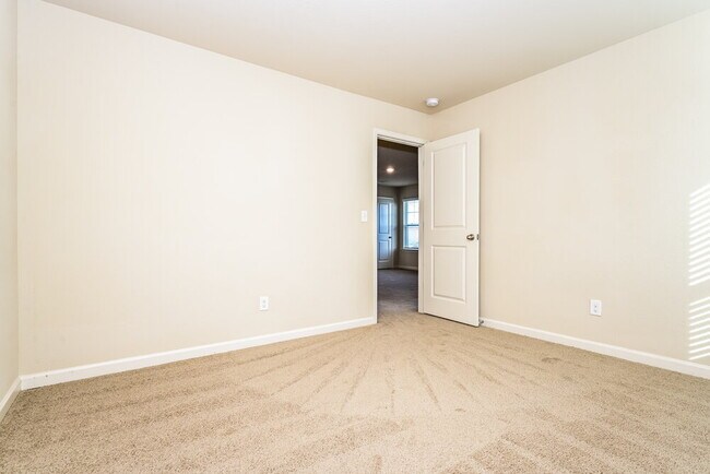 Building Photo - 532 Moline Way