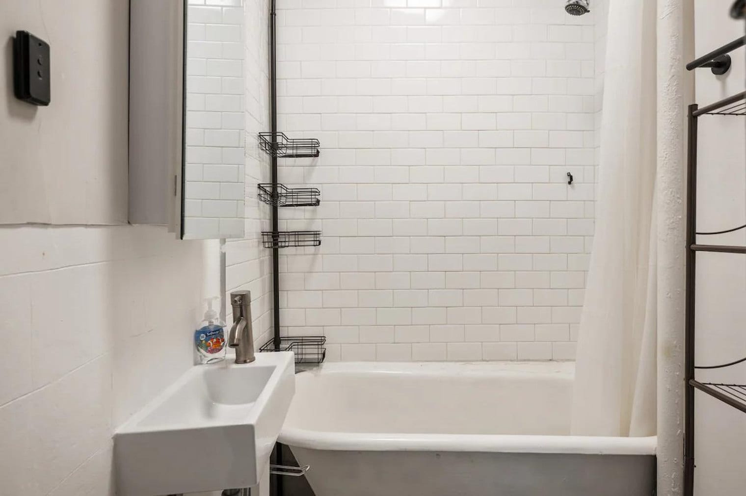 Building Photo - 1109 1st Ave