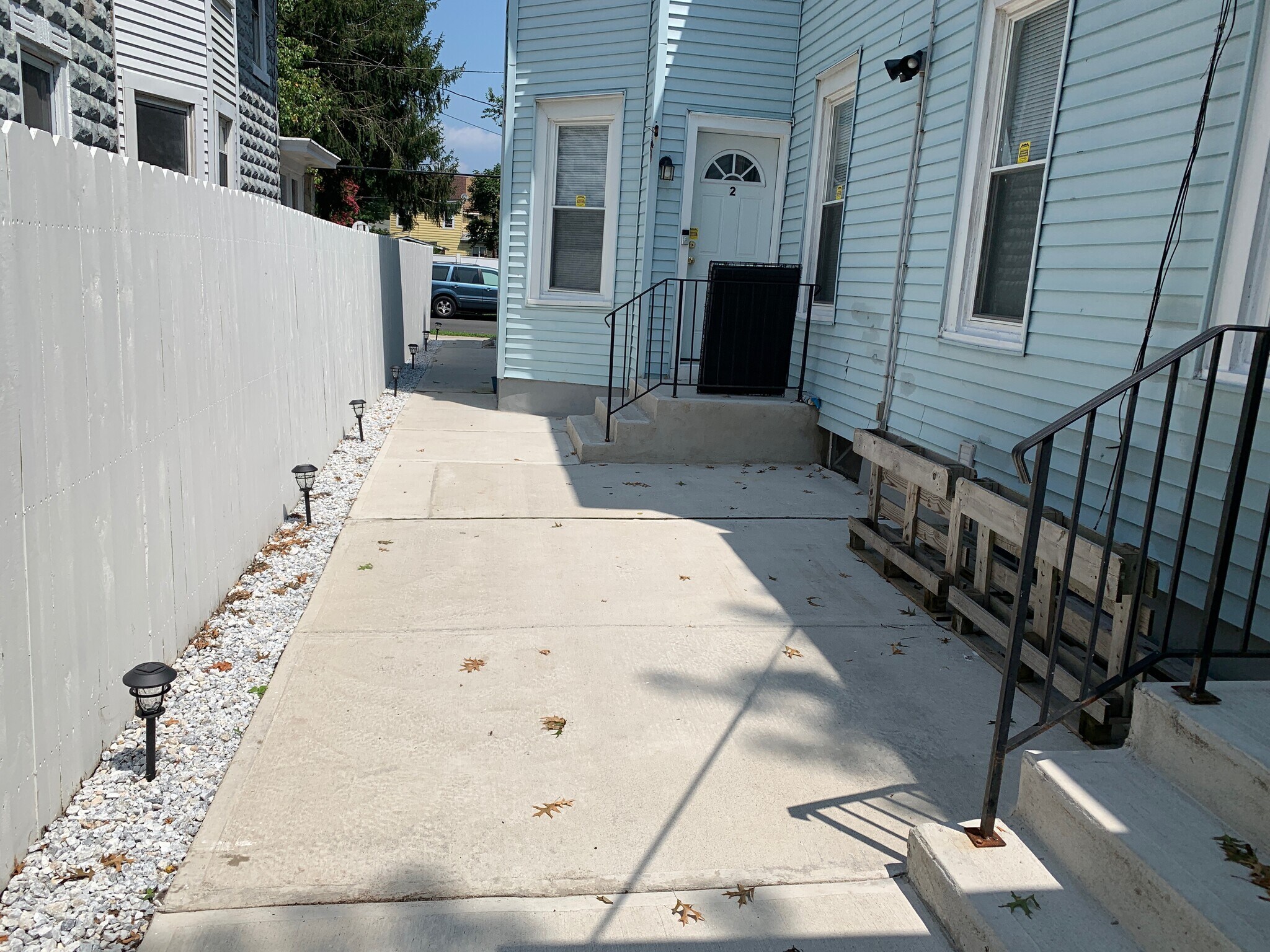 side walkway - 537 Schiller Ave