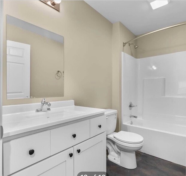 Building Photo - 1300 W Mar Elm St