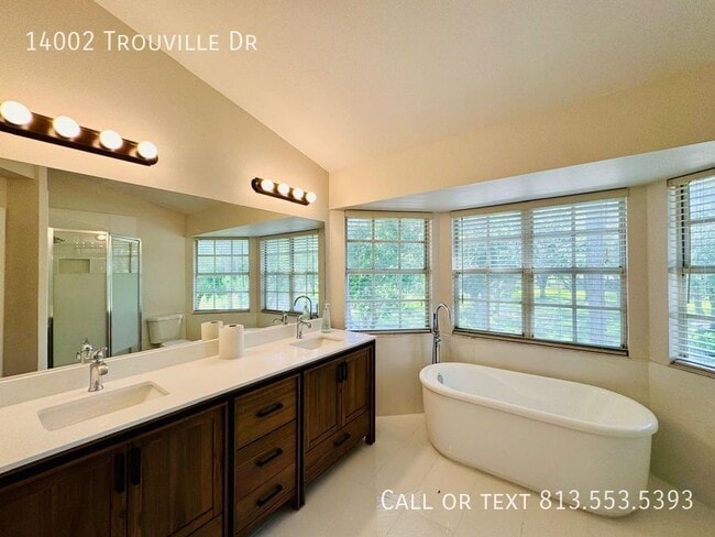 Building Photo - 14002 Trouville Dr