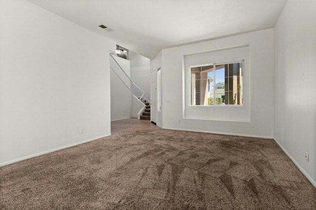 Building Photo - 1067 Princess Kyra Pl