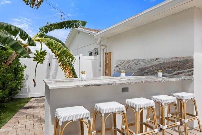 Building Photo - 1096 SW 27th Ave