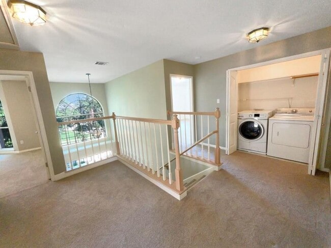 Building Photo - 1703 Amber Skyway Cove