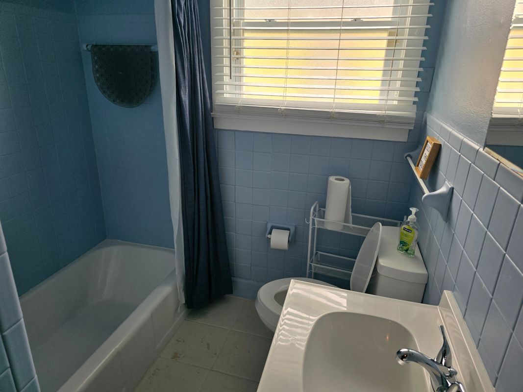 Building Photo - 912 Monticello Ave