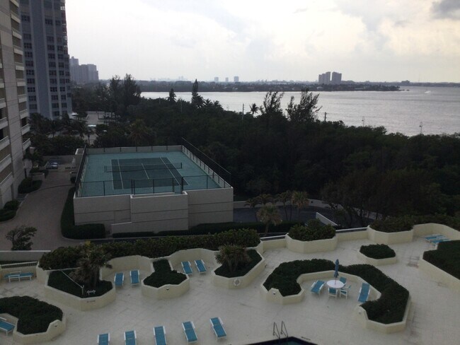 Building Photo - 5280 N Ocean Dr