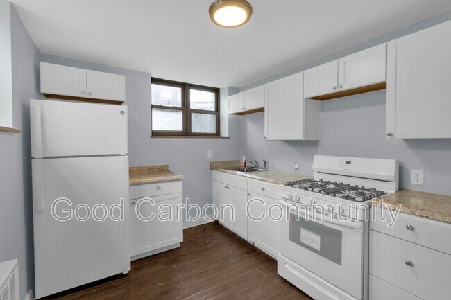 Building Photo - 279 Linwood Ave