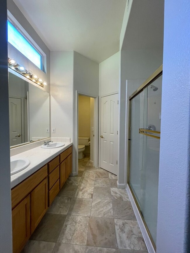 Building Photo - Spacious and Airy Rocklin Home! New Flooring!