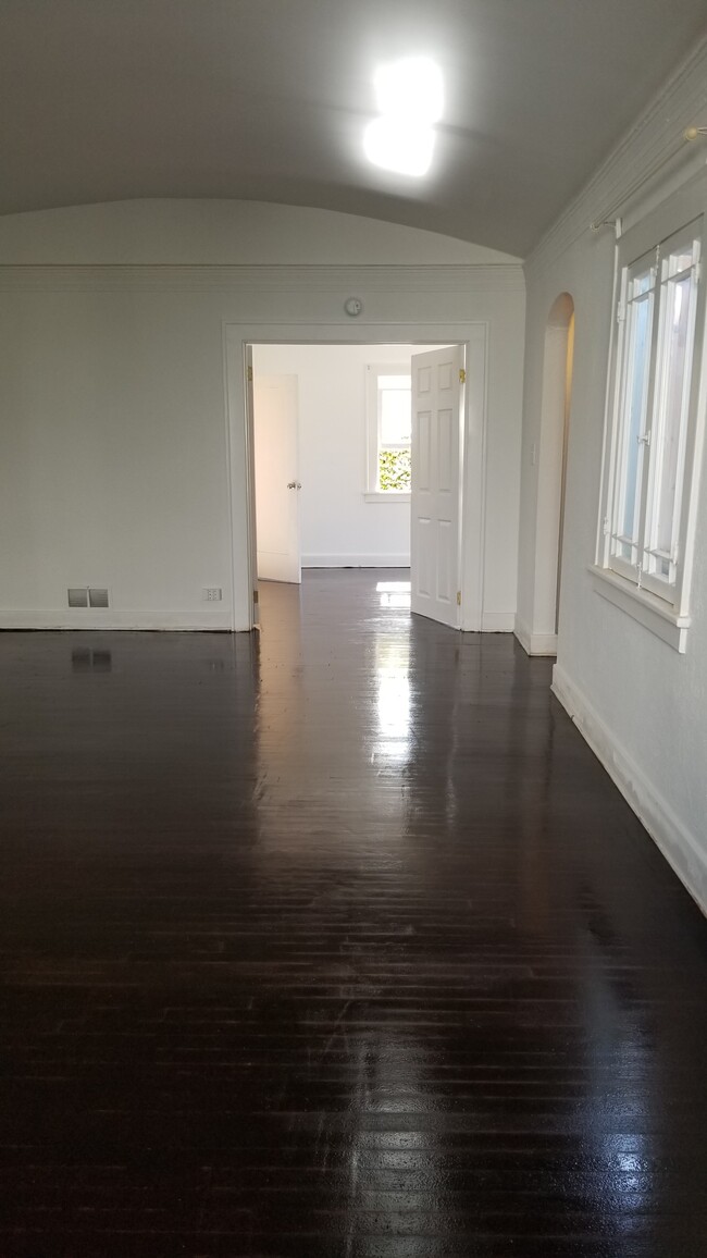 living room looking toward dining room - 5428 Edgewood Pl