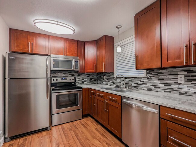 Building Photo - Updated & move in ready 3 bed 2 bath rambler w/ 2 car garage!