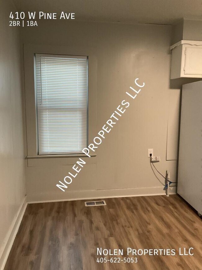 Building Photo - 410 W Pine Ave