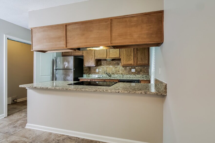 Building Photo - 3880 Warrington Dr