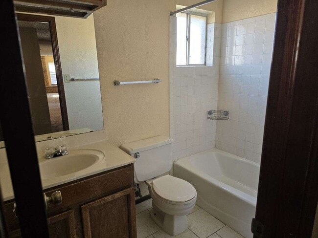 Building Photo - 3540 Breckenridge Dr