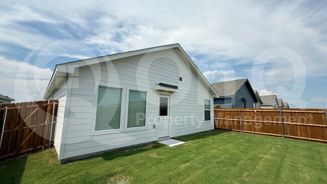 Building Photo - 2987 Hearts Trl