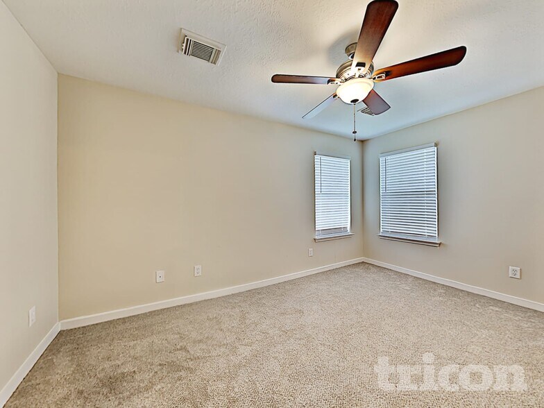 Building Photo - 16507 Lazy Ridge Rd