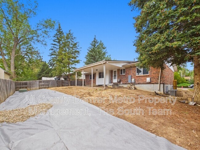 Building Photo - 2516 S Pagosa St