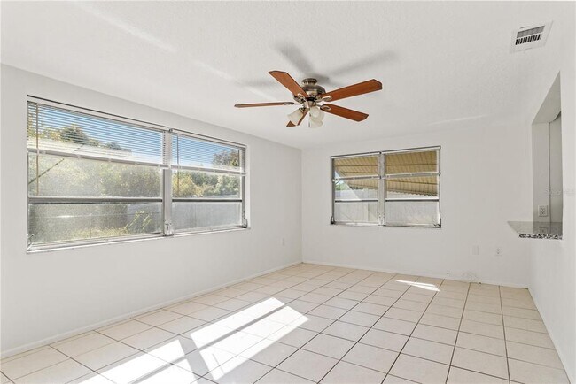 Building Photo - 4032 Westwood Dr