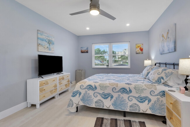 Building Photo - 3400 Gulf Shore Blvd N