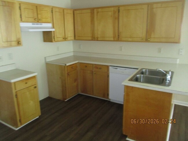 Building Photo - 2201 Beachview Dr