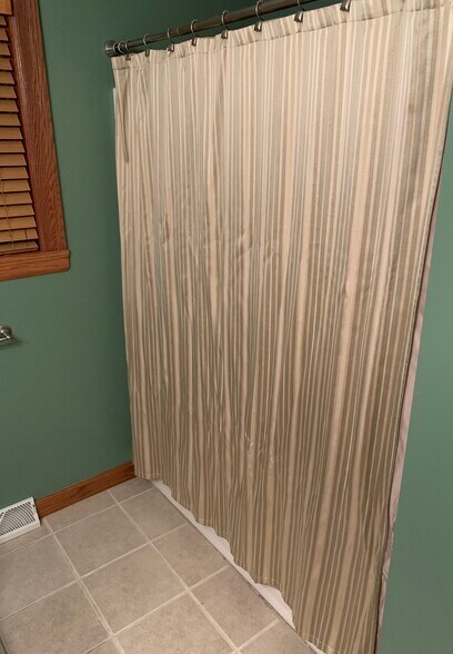Bathroom - N2092 Schacht Rd