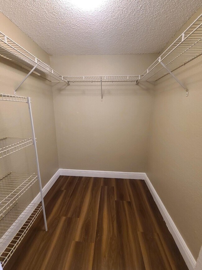 Building Photo - 1601 Windorah Way