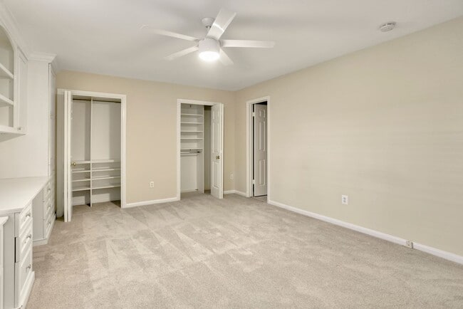 Building Photo - 2 Bed 2 Bath - Bethesda Condo - Large Outd...