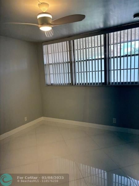 Building Photo - 1811 Sabal Palm Dr