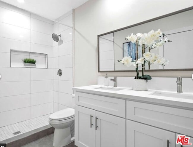 Building Photo - 6651 Aldea Ave