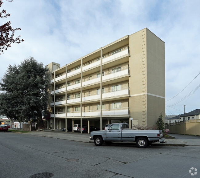 Primary Photo - Sunset House Apartments