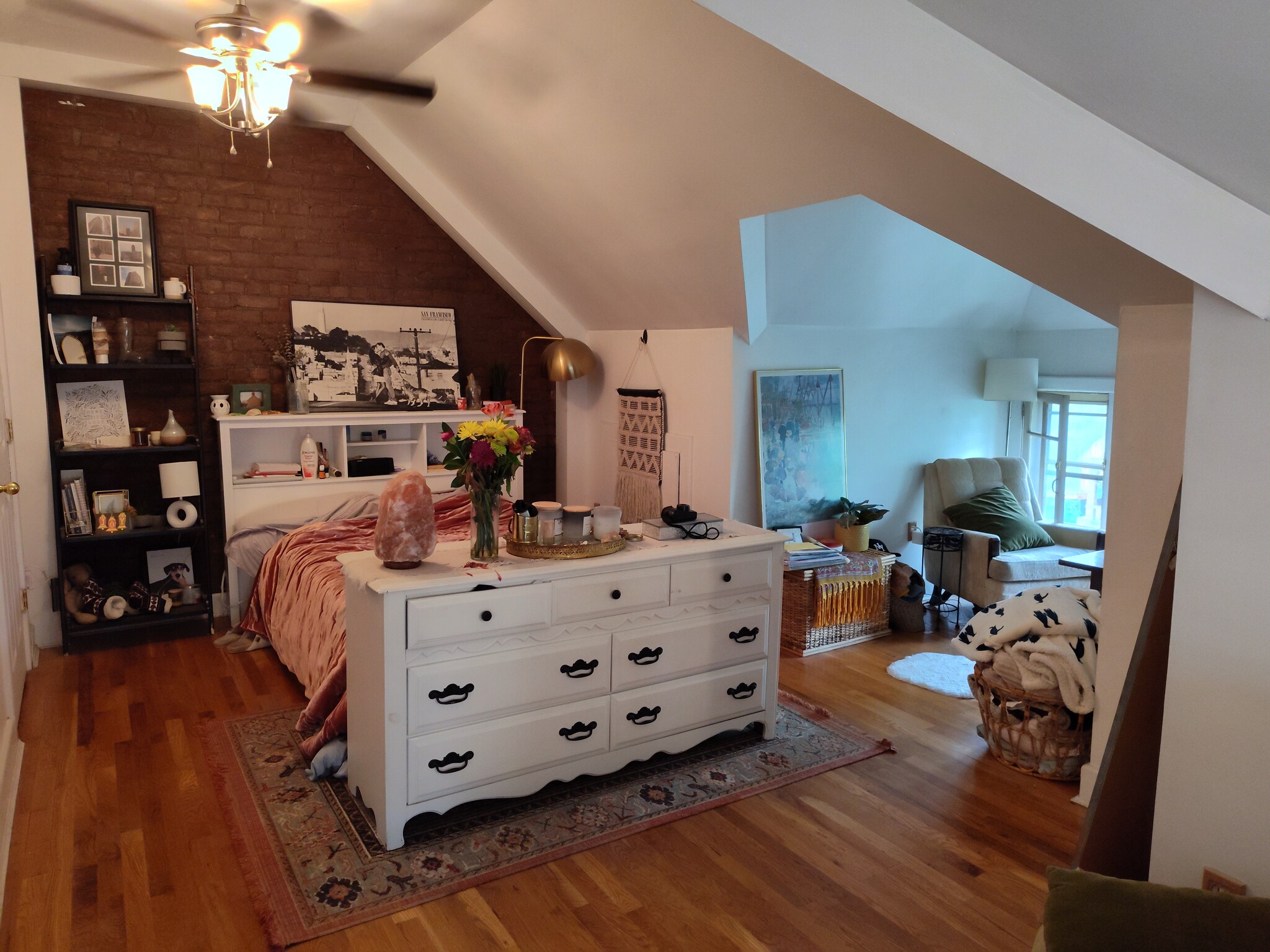 bedroom 3 - 3918 Commonwealth St
